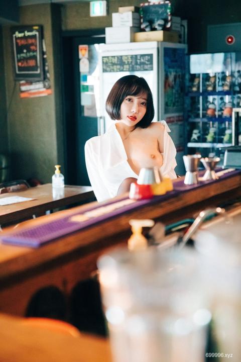  Ye Eun 손예은 - Tainted love bar